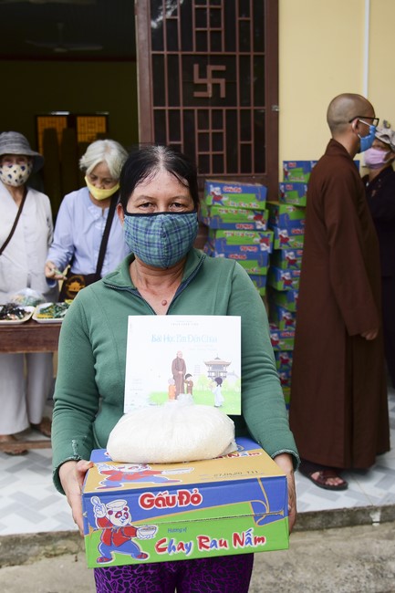 Donating rice for Hung Phap Pagoda, Dong Nai